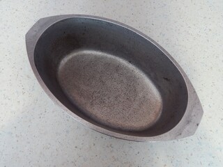 Deep heavy skillet for stewing. - 501580560