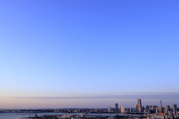 新子安から見た横浜みなとみらい21 (朝景)