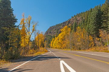 Fototapeta premium Mountain Road in the Fall