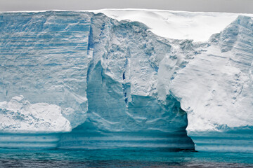 Fototapeta na wymiar Antartica - Tabular Iceberg in Bransfield Strait