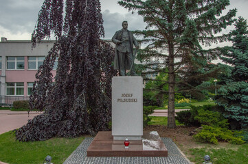 Tarnów pomnik Pilsudskiego - obrazy, fototapety, plakaty