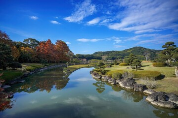 静寂に包まれた秋の日本庭園の情景＠愛媛