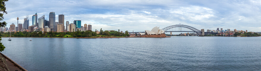 Fototapeta na wymiar Sydney Harbor at Morning