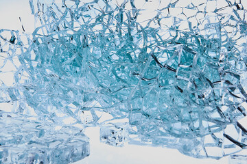 Sicherheitsglas gesplittert.