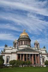 Obraz premium Saint Isaac's cathedral scenic spring season view . Majestic St Petersburg city architecture, famous landmark and popular touristic place