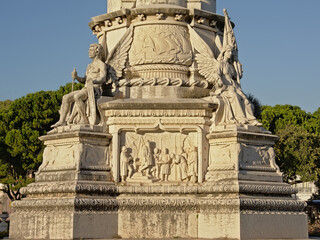 Obraz premium Detail of Afonso de Albuquerque column in Belem, with scultures of winged men
