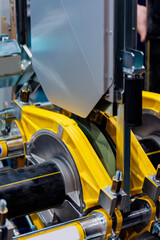 Automatic hydraulic pipe welding for connecting PE or HDPE