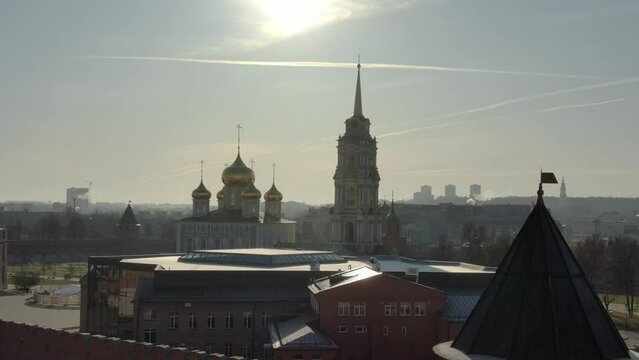 The cathedrals of the Tula Kremlin are of amazing beauty against the background of a clear blue sky.