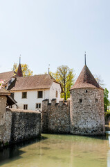 Fototapeta premium Seengen, Schloss Hallwyl, Wasserschloss, Burg, Turm, Hallwilersee, See, Spazierweg, Insel, Aabach, Aargau, Frühling, Schweiz