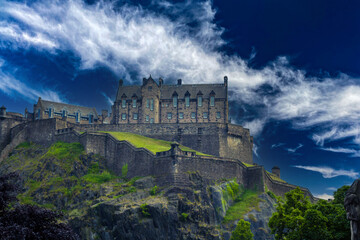  Edinburgh castle as seen from Edinburgh city center