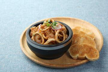 Spicy  Shrimp and calamari in garlic  sauce