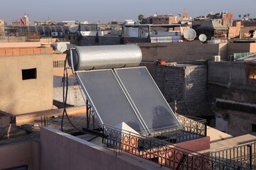 Rooftop solar water heater