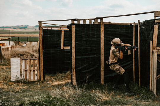 Soldiers carefully advancing position in the middle of an airsoft game