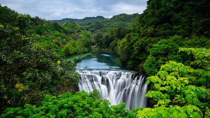 Naklejka premium Taiwan, waterfall, Shifenliao waterfall, park