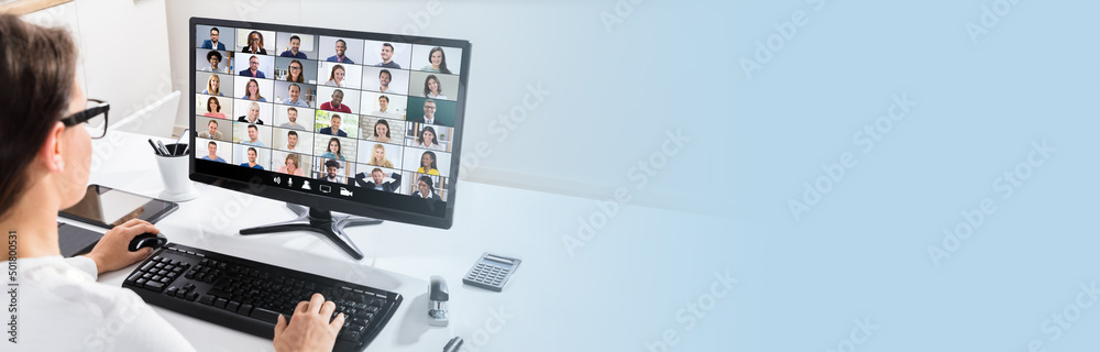 Aufkleber Woman Using The Computer With Invoice Form On Screen