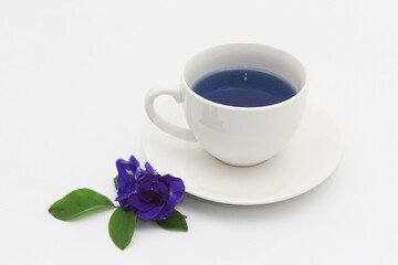 
Butterfly pea flower-based powder and beverages