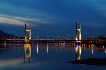 Twilight view of the Chongyang Bridge
