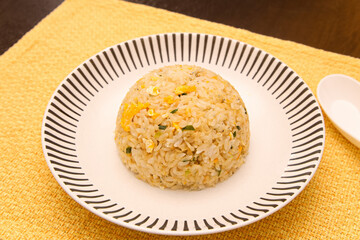 チャーハンとレンゲ