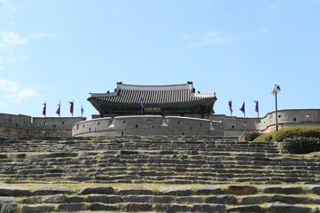 수원화성 창룡문 © FreeSoul
