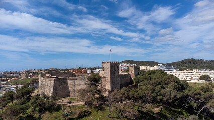 Fototapeta na wymiar vista del castillo de Sohail en el municipio de Fuengirola, España