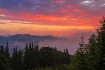 Fototapeta na wymiar Sunrise in the Eastern Carpathians. Ukraine.