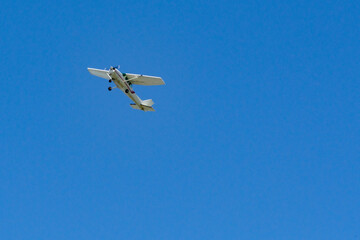 プロペラ飛行機