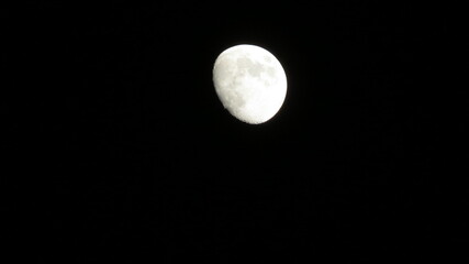 Luna 
Moon