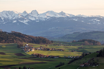 Fototapeta na wymiar view over Schlosswil with Gantrisch Range