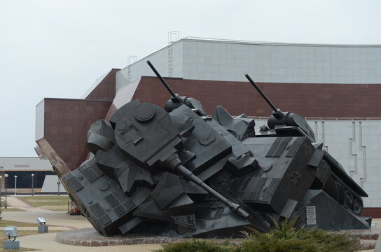 The sculptural composition Tank battle at Prokhorovka — Taran. Located Near a museum commemorating the battle.
