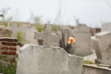 Fototapeta na wymiar cementerio en ruinas - epecuen