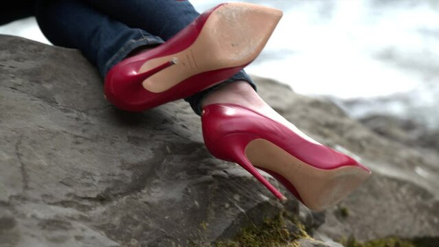 DONNA NATURA FIUME TACCHI ALTI 