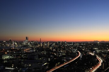 新子安から見た横浜 (夕景)