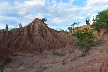 Desierto Tatacoa procesos de erosión por agua. Desierto Rojo