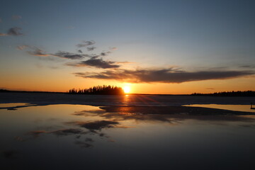 Fototapeta na wymiar Low Sun, Elk Island National Park, Alberta