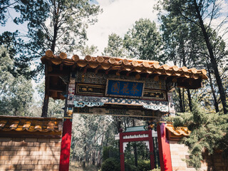 chinese temple building