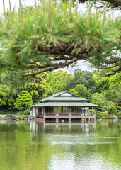 東京都江東区　清澄庭園　涼亭　日本庭園　