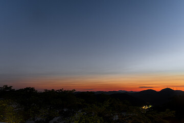 万葉の岬から望む夕日