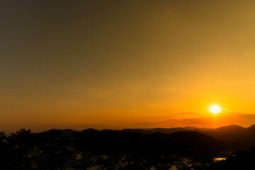 万葉の岬から望む夕日