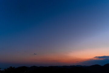 万葉の岬から望む夕日