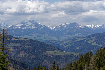 Obraz premium a cloudy day in the mountains