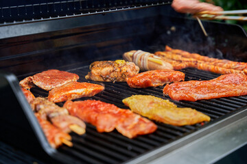 Fleisch auf Grill