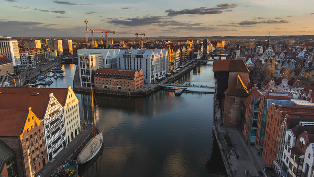 An unusual view of the Motława River in Gdańsk, Długie Pobrzeże and the Granary Island.