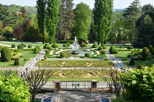 Fontana nel giardino di Villa Toepliz, Varese, Italia