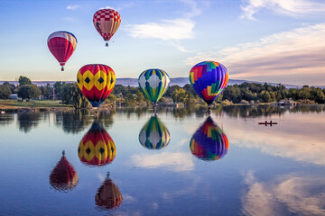 De 25e jaarlijkse Great Prosser Balloon Rally. Gigantische ballonnen vliegen over de Yakima-rivier