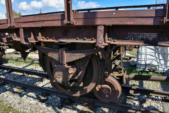 Schmalspur, Normalspur, Rollschemel, Rollbock, Tragschemel, Achse, Rad, Langbeinscher Rollbock, Radlager, R&auml;der, G&uuml;terwagen, Schmalspurbahn, Waggon, Kupplung, Gel&auml;nder, Federung, Feder, Blattfeder, an