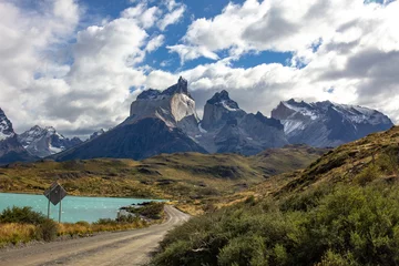 Crédence de cuisine en verre imprimé Cuernos del Paine Road to the viewpoint Los Cuernos , Torres del Paine national park in chilean Patagonia