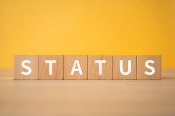 ステータスのイメージ｜「STATUS」と書かれた積み木