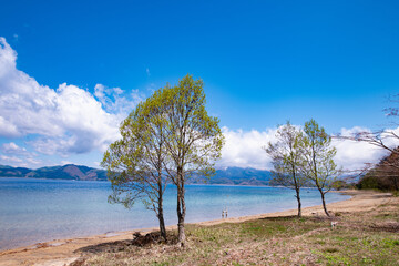 Fototapeta na wymiar 田沢湖 日本で一番深い湖です 水深423.4メートルを誇ります。また透明度も高く多くの人が訪れます。