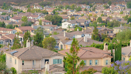 Obraz premium Panorama High angle view of huge homes at Double Peak Park in San Marcos,