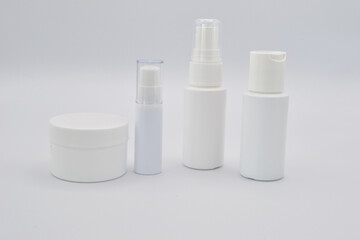 white blank cosmetic containers in small sizes 